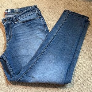 Denizen Levi Modern Straight Crop